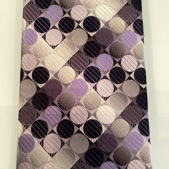 Roberto Villini Handmade 100% Silk Tie in Purple, Gray and Black.  Preowned. - Picture 4 of 4